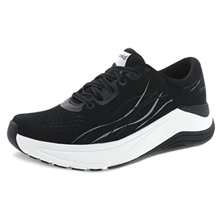 Dansko Women&#039;s Pace Black Walking Shoe 5.5-6 M US - Added Support and Comfort