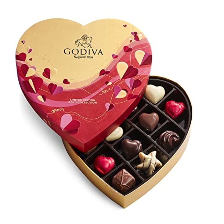Godiva Chocolatier Chocolate Heart Valentine's Gift Box - 14 Piece Assorted Milk, White and Dark Chocolate with Gourmet Fillings - Romantic Gift for Chocolate Lovers