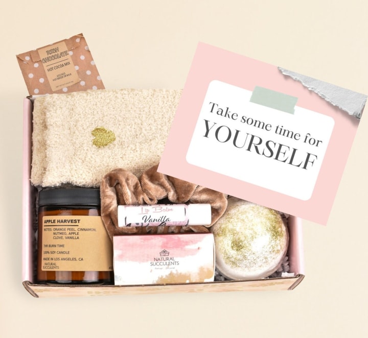 The Perfect Gift Guide for Your Mom This Mother's Day – Intimate