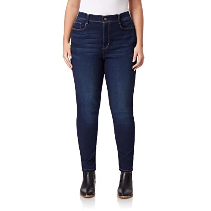 15 best slimming jeans on Amazon that shoppers love