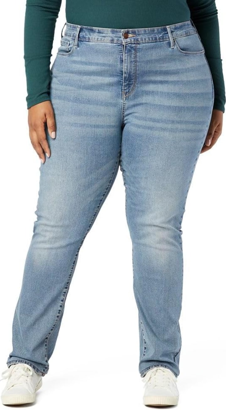 Curvy Totally Shaping Straight Jeans