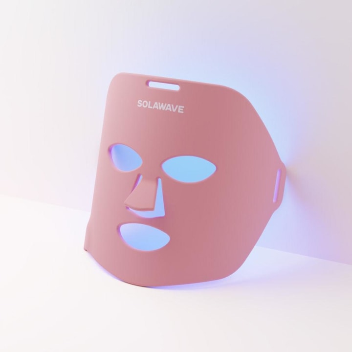 Solawave Wrinkle & Bacteria Clearing Light Therapy Mask