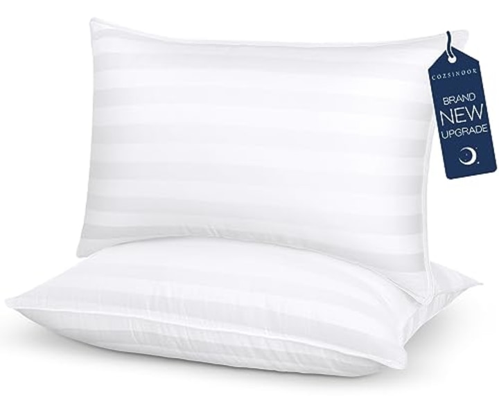 Utopia Bedding Bed Pillows for Sleeping Queen Size (White), Set of 2,  Cooling Hotel Quality, Gusseted Pillow for Back, Stomach or Side Sleepers
