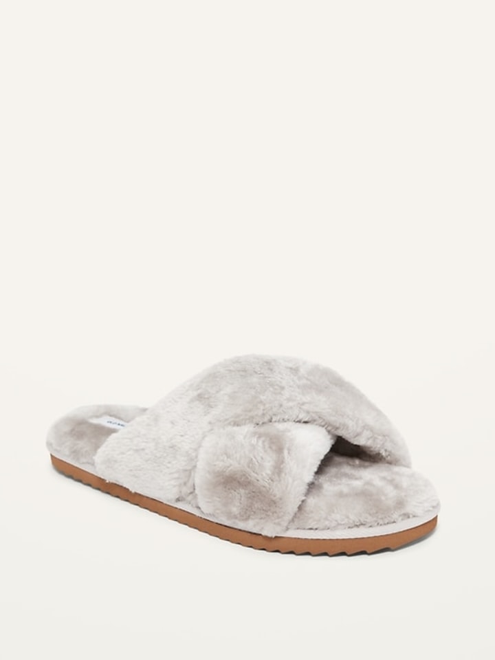 Old Navy Cozy Faux-Fur Cross-Strap Slippers