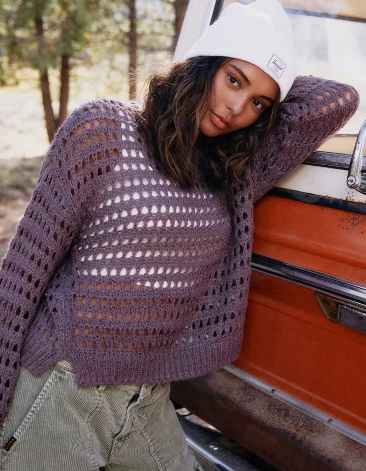 Full Tilt Essentials Open Knit Womens Pullover Sweater