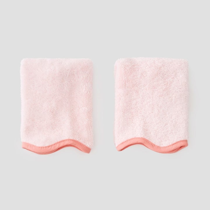 Scallop Washcloths in Coral on Ballet Pink