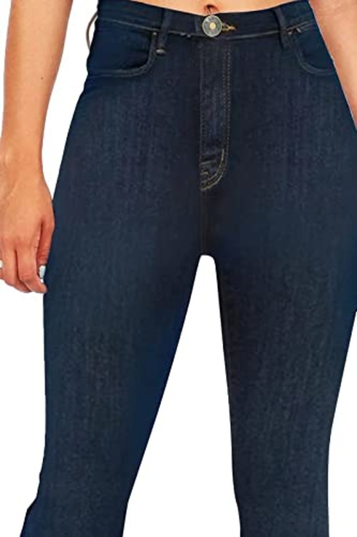 15 best slimming jeans on Amazon that shoppers love