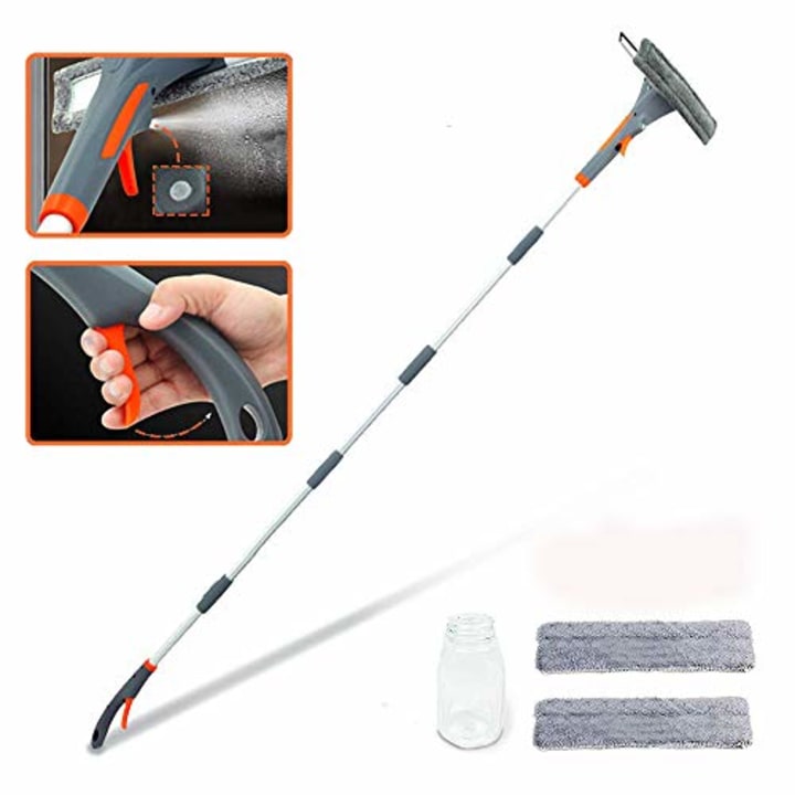 Extendable Window Squeegee with Spray