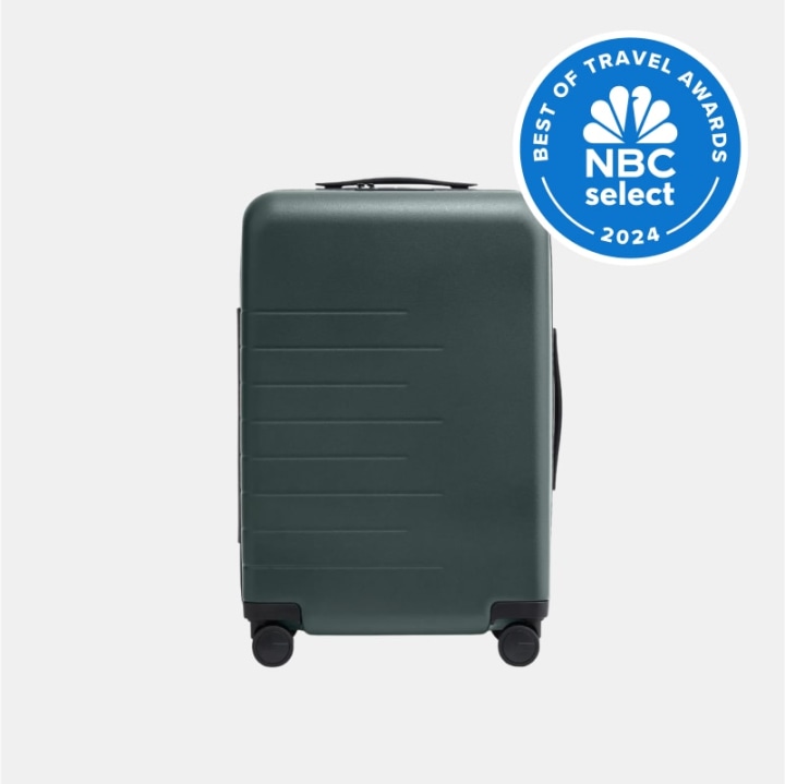 Quince 21" Carry-on Hard Shell Suitcase