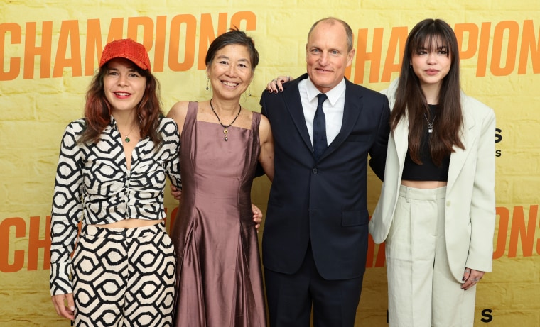 https://media-cldnry.s-nbcnews.com/image/upload/t_fit-760w%2Cf_auto%2Cq_auto%3Abest/rockcms/2023-02/woody-harrelson-red-carpet-appearance-zz-230228-02-cc1296.jpg