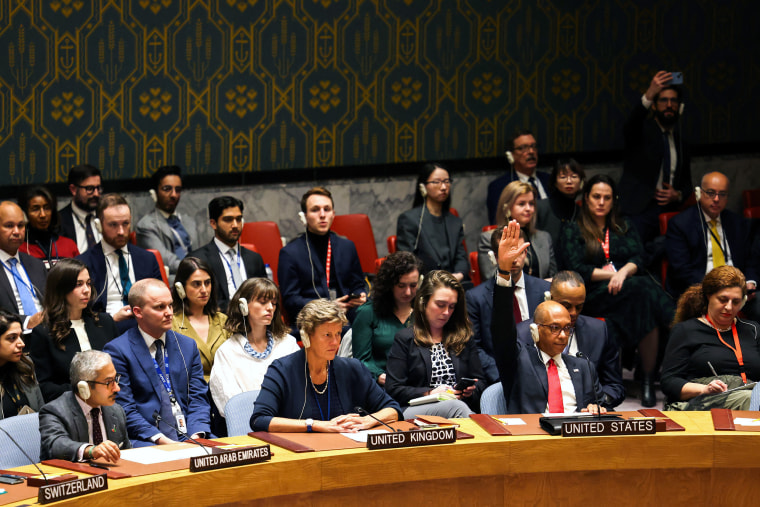 Israel+vows+to+continue+in+Gaza+after+UN+Security+Council+approves+ceasefire+proposal