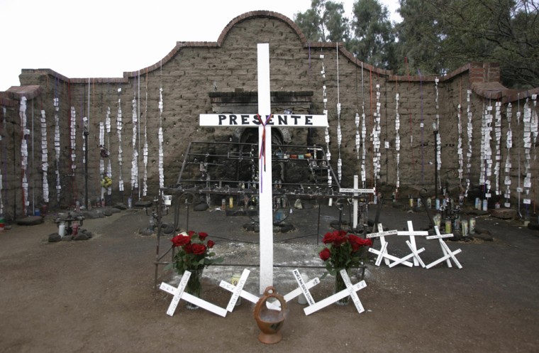 Image: memorial for those who died crossing border