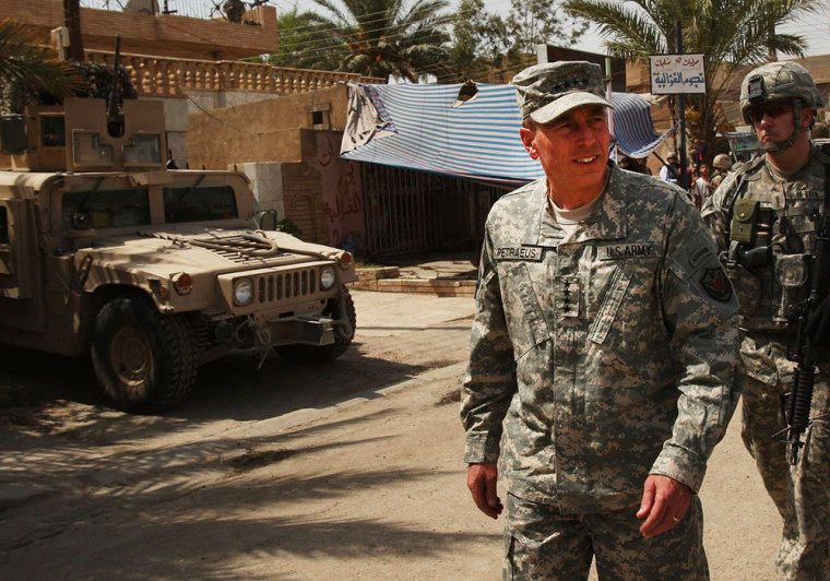 Image: General Petraeus Visits JSS Army Outpost
