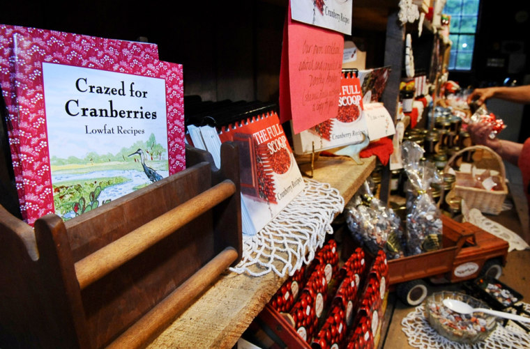 Image: gifts related to cranberries