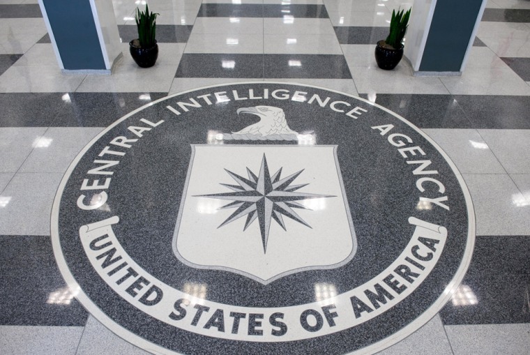 Obama faces delicate task with CIA