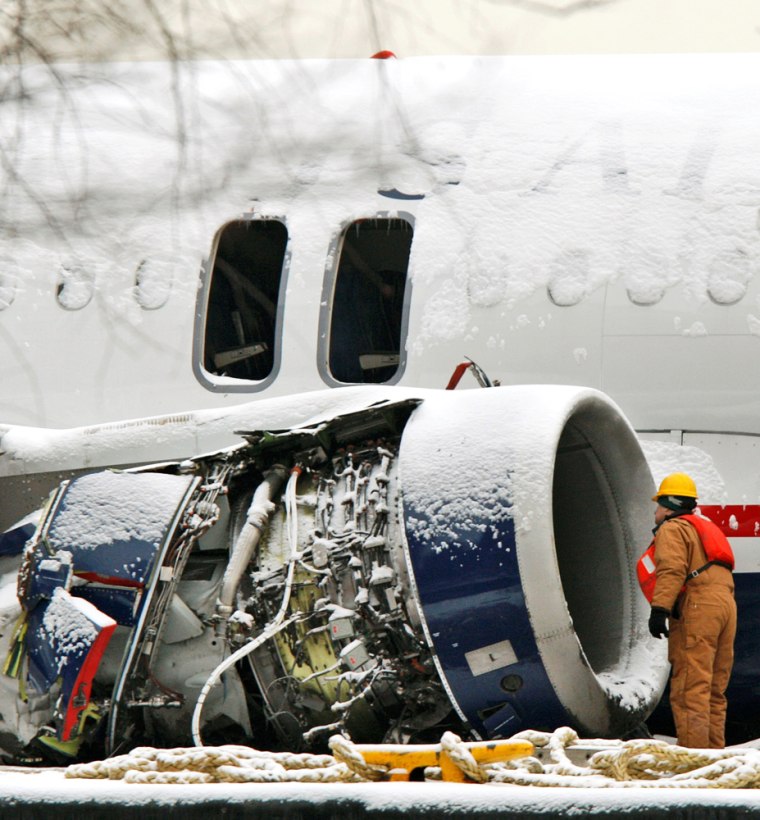Image: Damaged right engine of the US Airways Airbus A320