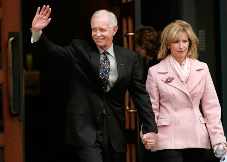 Image: U.S. Airways pilot Chesley Sullenberger III and wife honored in Danville