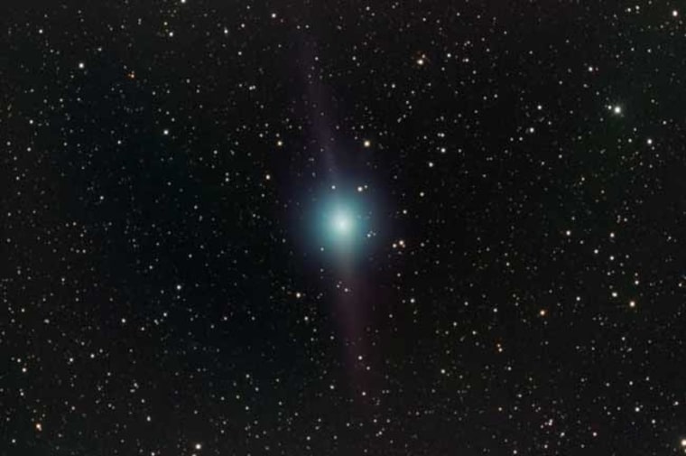Sid Leach photographed comet Lulin from his backyard in Scottsdale, Arizona on Jan. 27, 2009. Image © Sid Leach (www.sidleach.com), used with permission