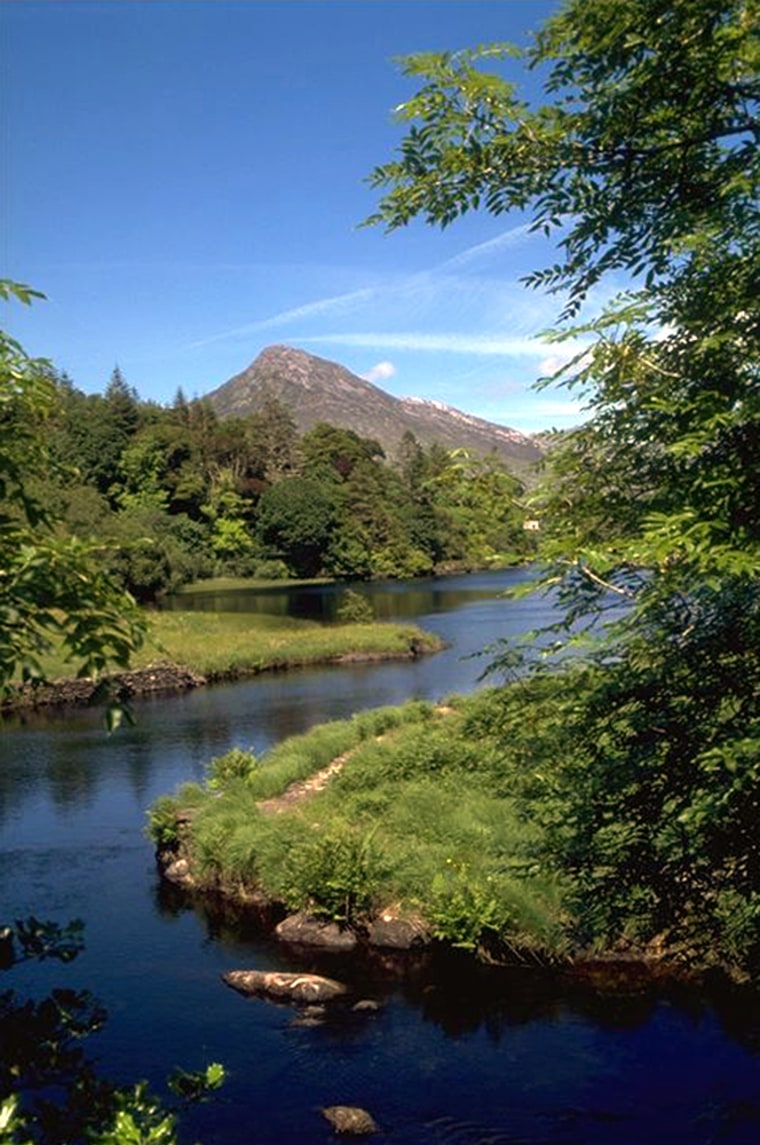 Image: Ballynahinch Lake in the pictuesque Connemara region of western Ireland