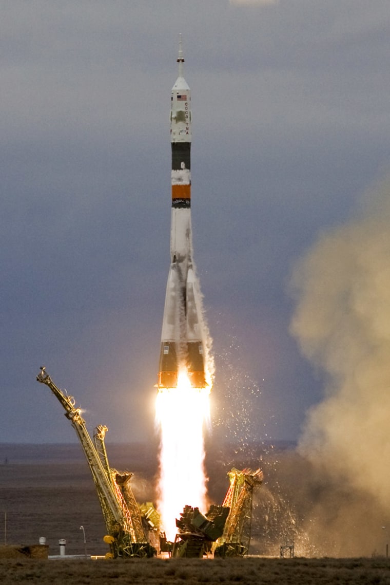 Image: Russian Soyuz TMA-14 spacecraft blasts off from Baikonur cosmodrome