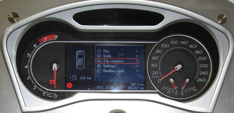 Image: Prototype of a hybrid LCD/conventional instrument cluster