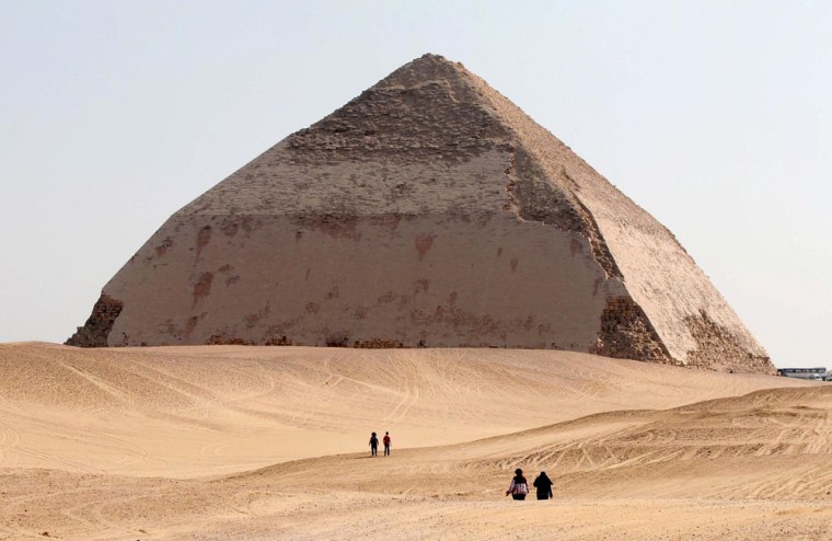 Image: 4,500 year old 'Bent Pyramid' of Dahshur