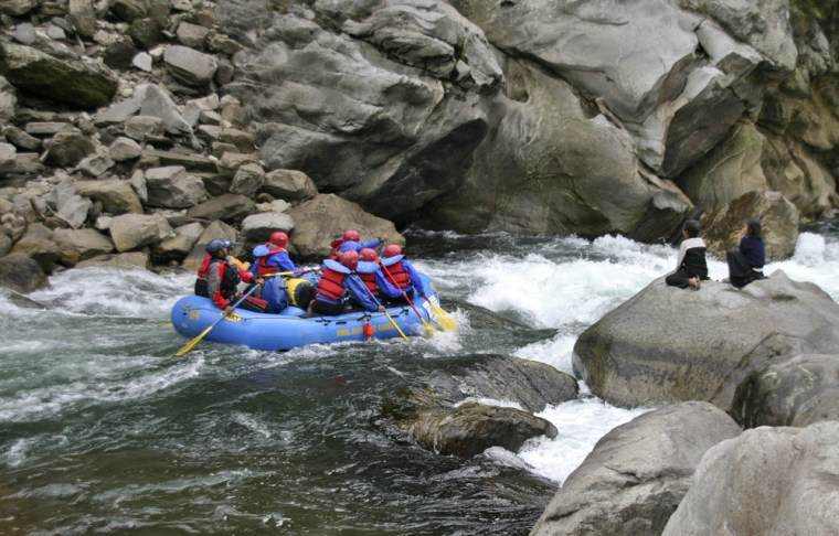 Image: raft heads into a rapid on the Kameng River