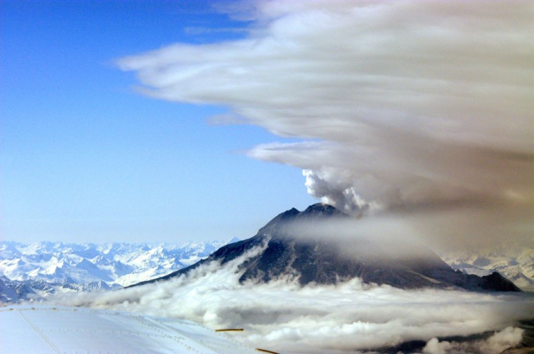 Image: Redoubt volcano