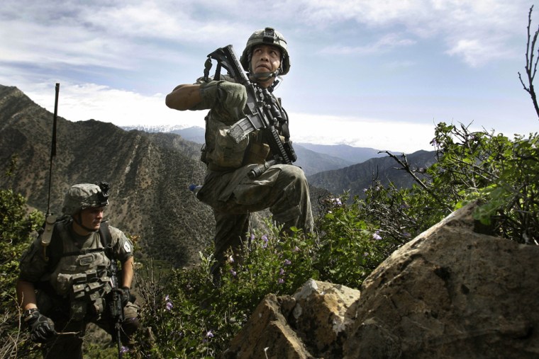 Image: US soldiers patrol Korengal Valley in Afghanistan