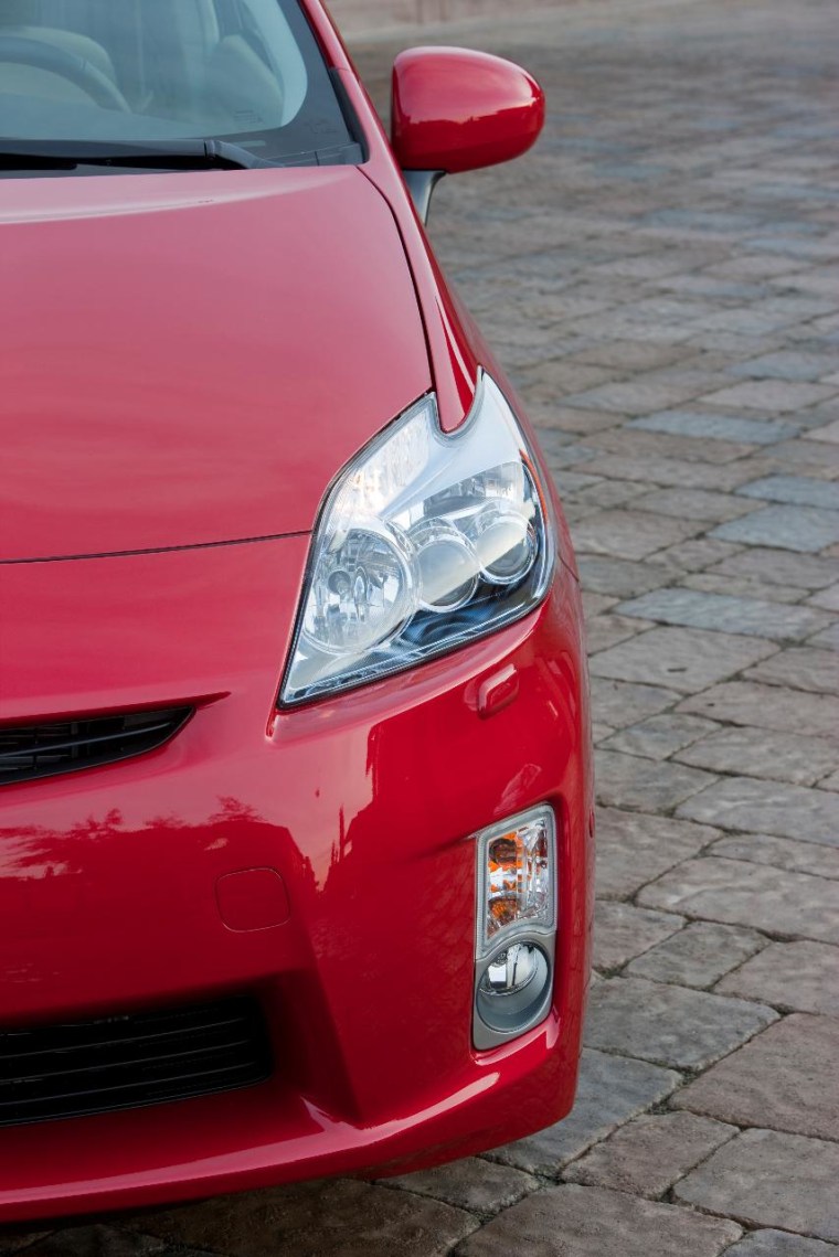 Image: LED low-beam headlights on Toyota Prius