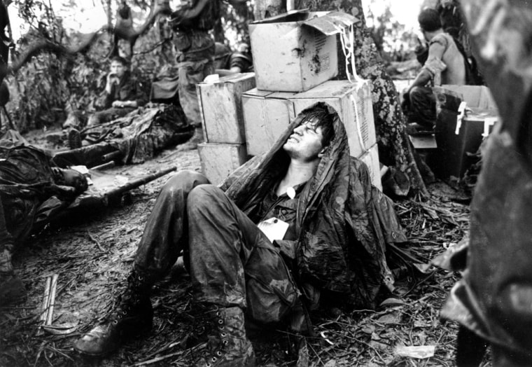 Image: Wounded U.S. paratrooper in Vietnam