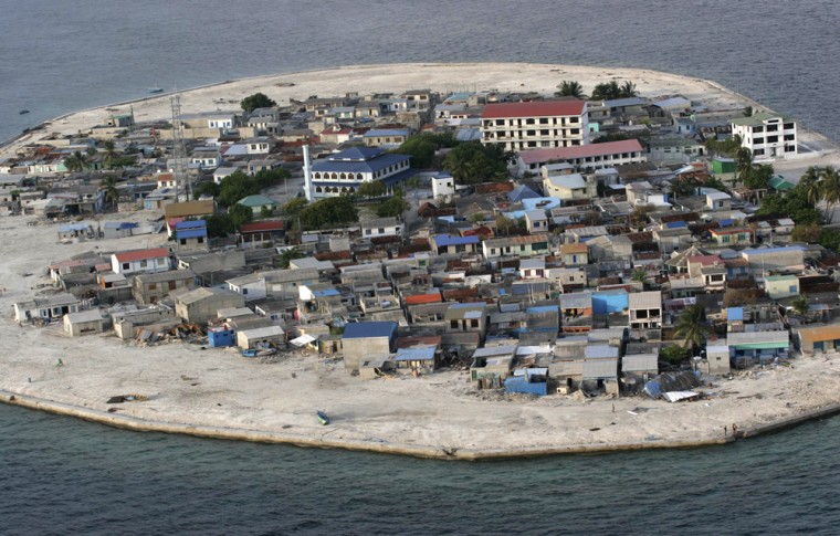 Image: aerial view of Kandolhudhoo islan