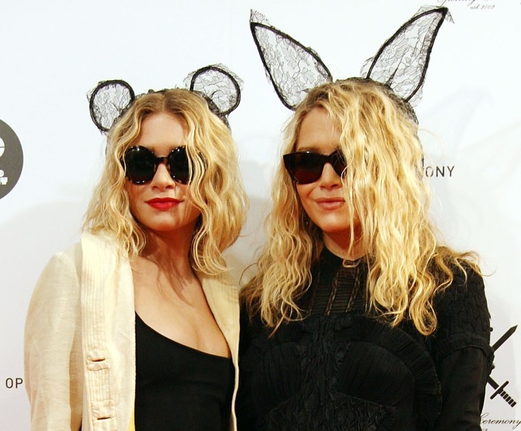 Image: Ashley and Mary-Kate Olsen