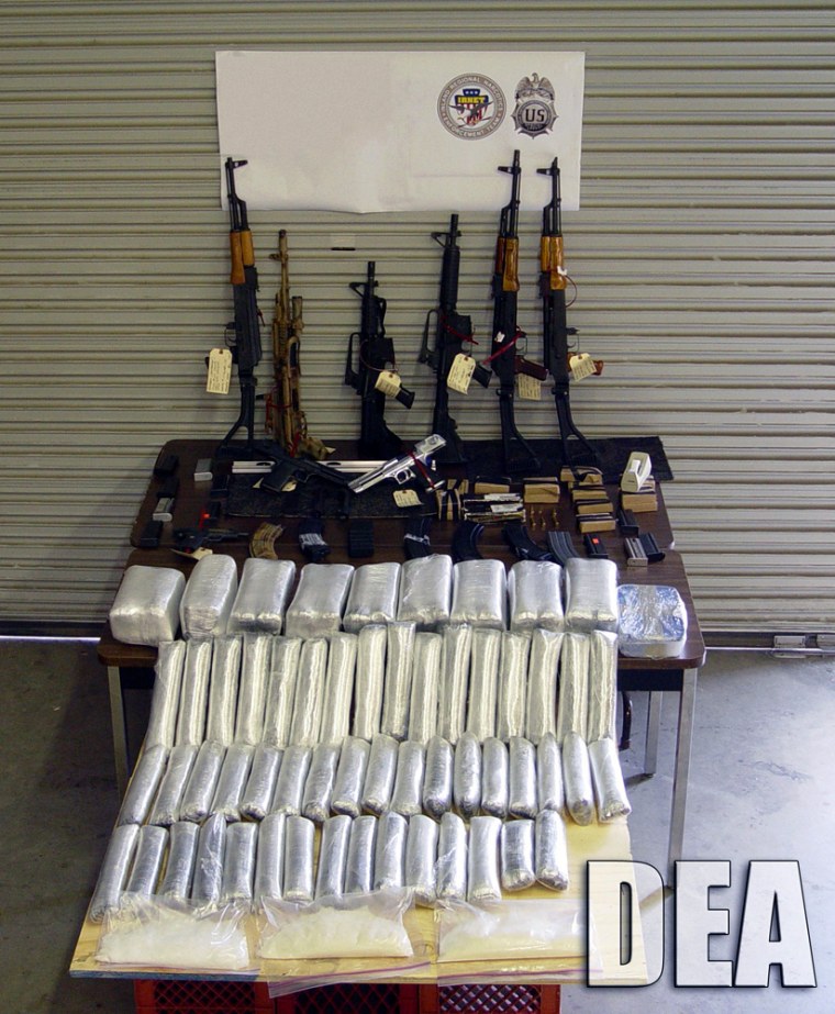 Image: Drugs and weapons confiscated