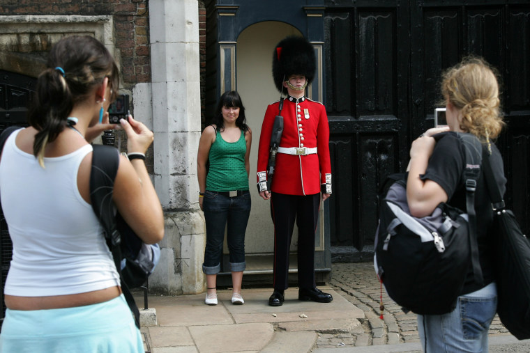 Image: Tourists taking pictures