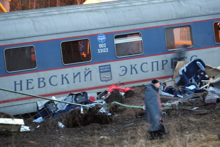 Image: Scene of train crash in Russia