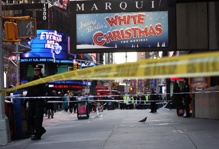 Image: Scene of a shooting outside the Marriott Marquis in Times Square