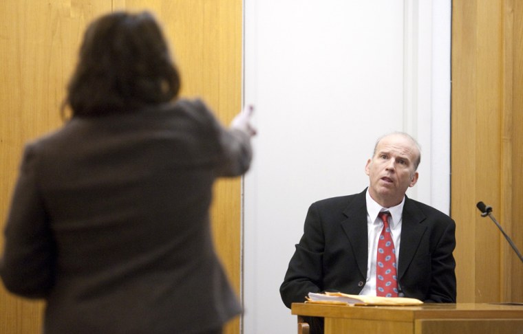 Image: District Attorney Nola Foulston cross-examines defendant Scott Roeder