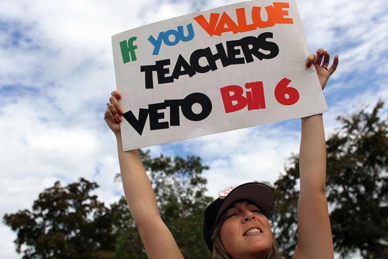 Image: Teachers protesting in Florida