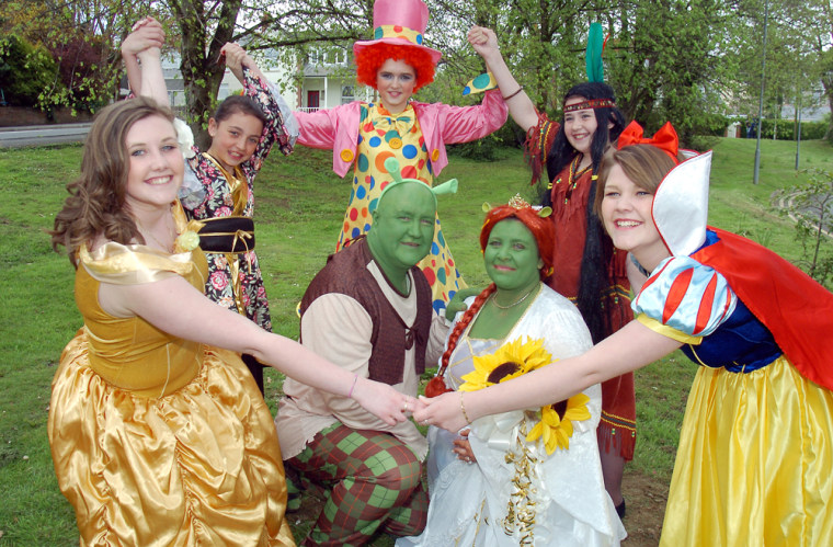 Pair dress as Shrek Fiona for wedding