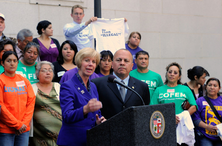 Image: Los Angeles City Council considers boycot of Arizona