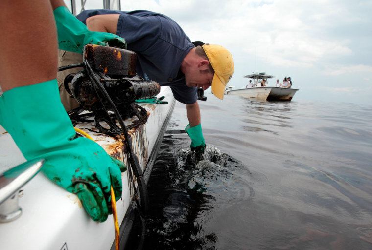 Image: Researchers in the Gulf of Mexico