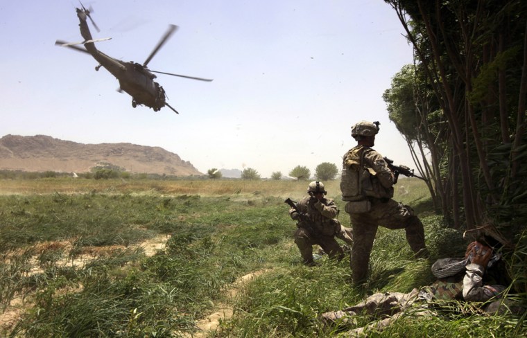 Image: U.S. Army soldiers during med evac operation in Arghandab valley near Kandahar