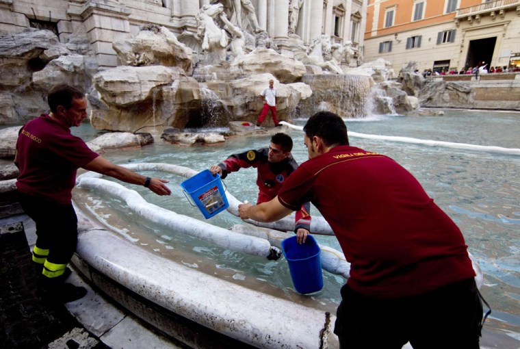 Image: Cleaning the Trevi Fountain in Rome