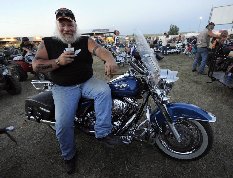Image: Bikers arrive for Sturgis Motorcycle Rally