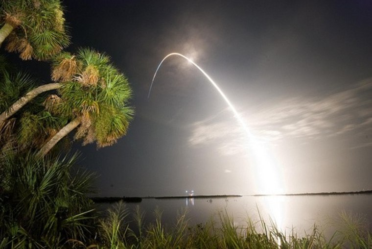 Image: Discovery launch