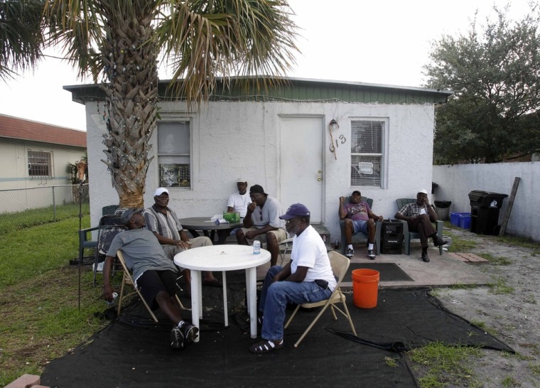 Image: Residents discuss Sunnyland Homes