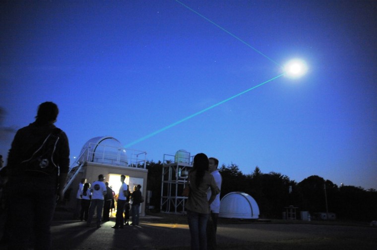 Image: Laser beams aimed at the moon