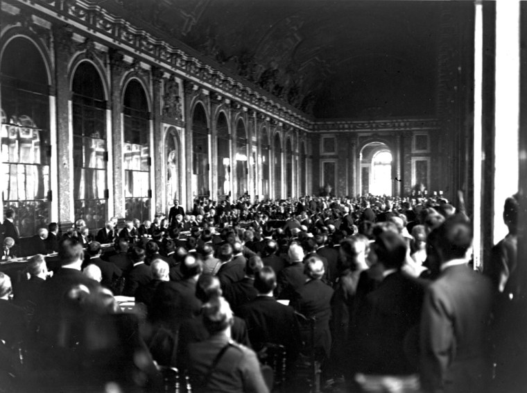Image: signing of the Peace Treaty of Versailles
