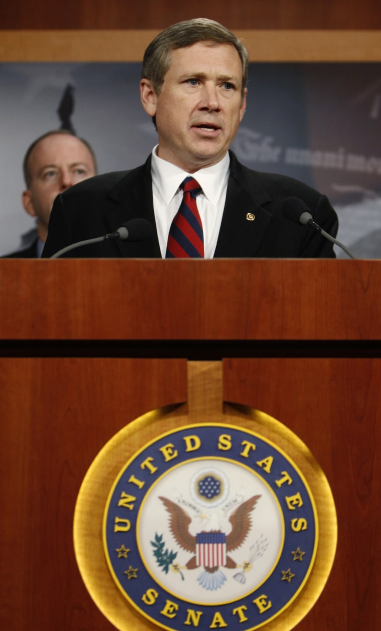 Image: US Senator Kirk addresses